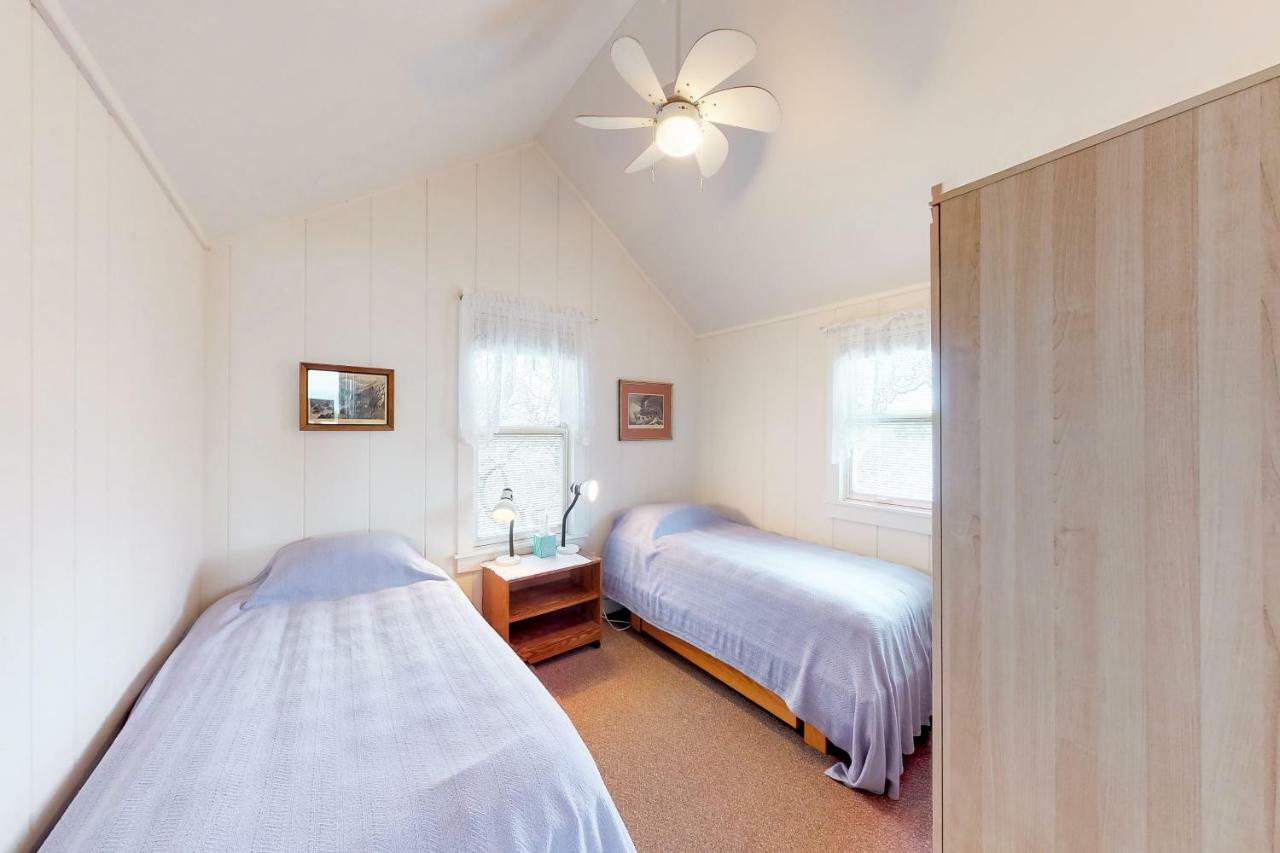 2 Bed 1 Bath Vacation Home In イーストハム エクステリア 写真