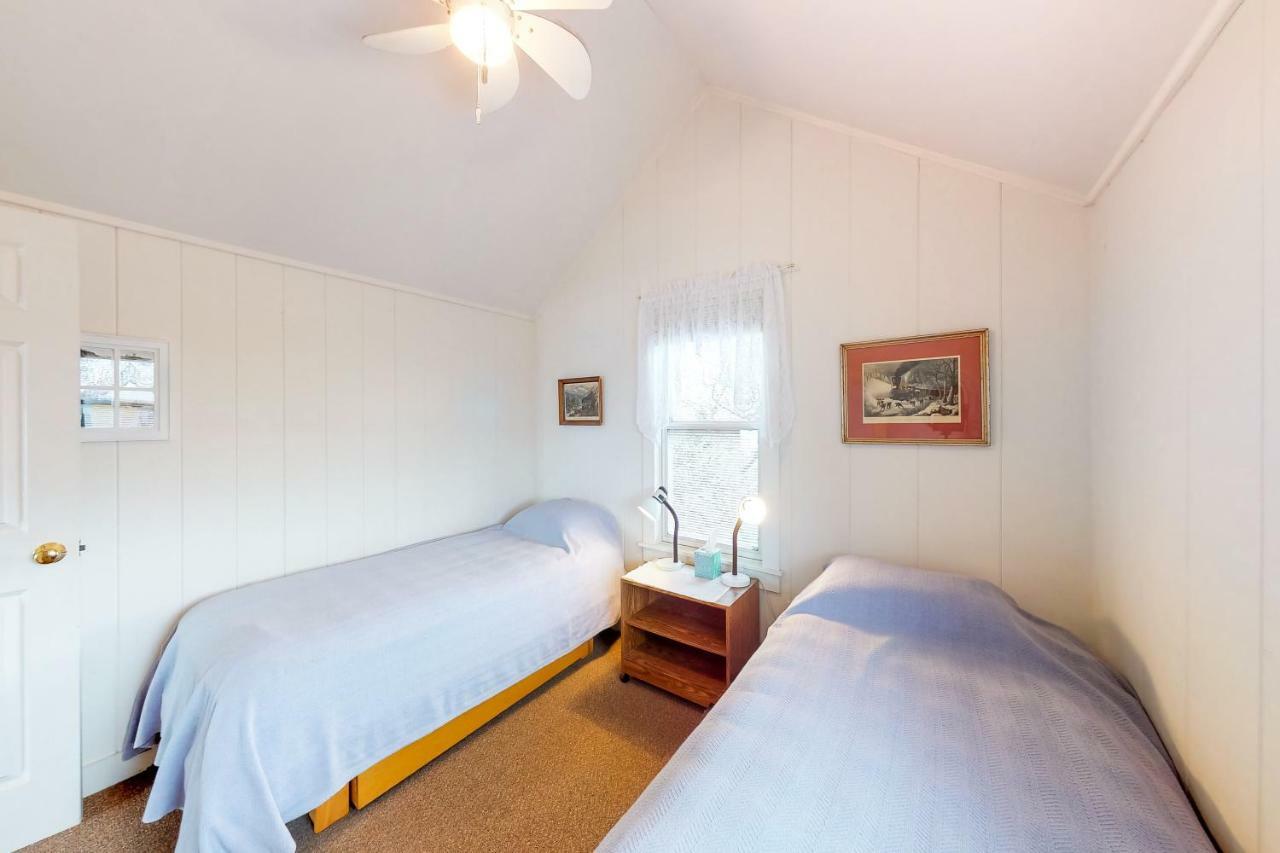 2 Bed 1 Bath Vacation Home In イーストハム エクステリア 写真