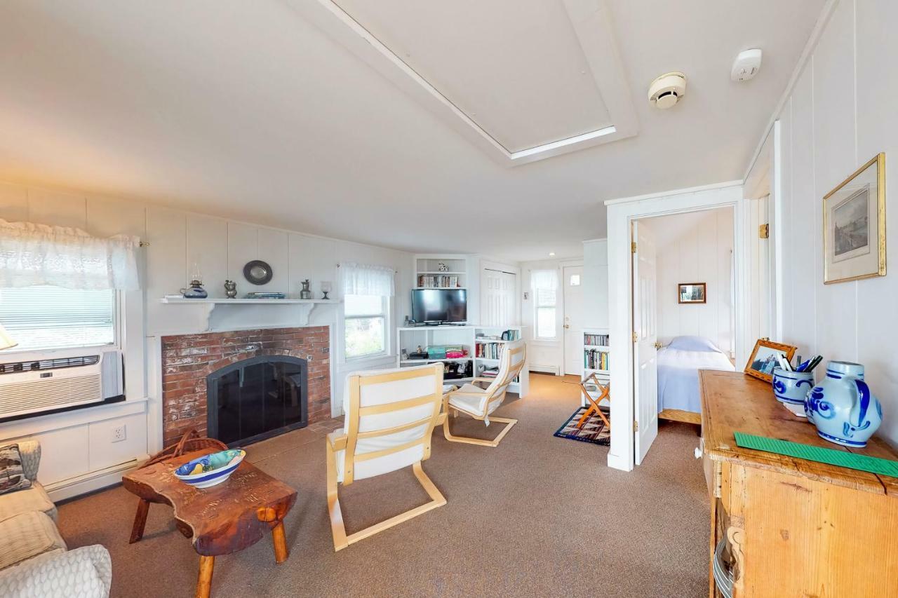 2 Bed 1 Bath Vacation Home In イーストハム エクステリア 写真